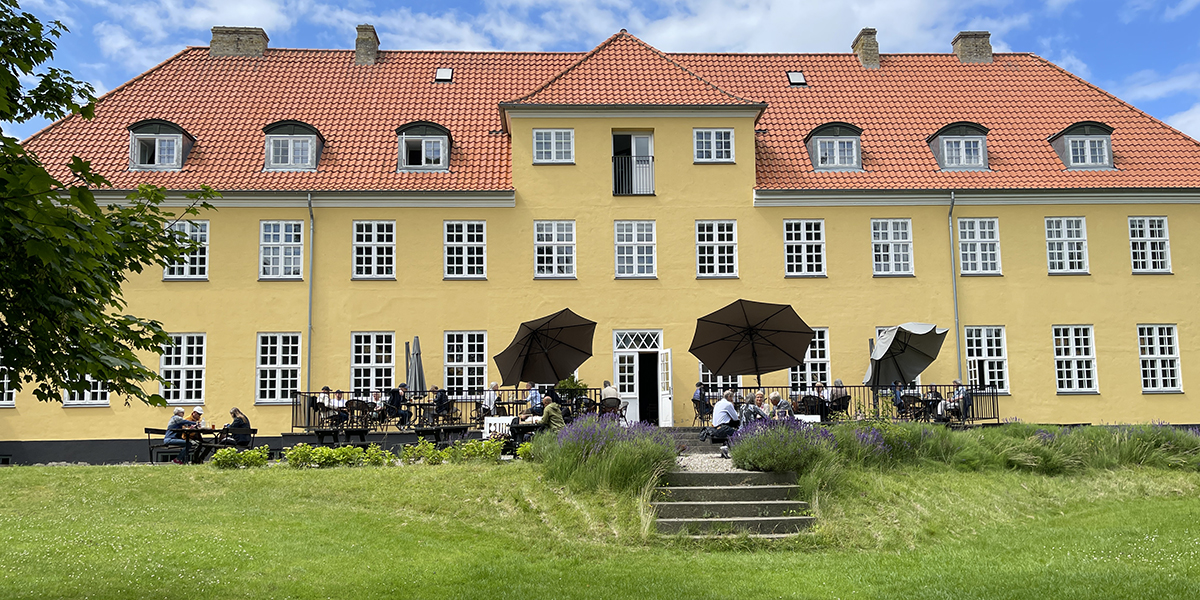 Anneberg Kulturpark Gæstehuset Have.JPG