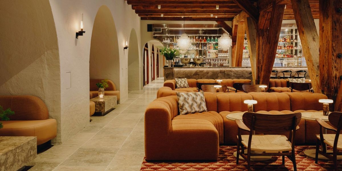 Admiral Hotel Bar.jpg
