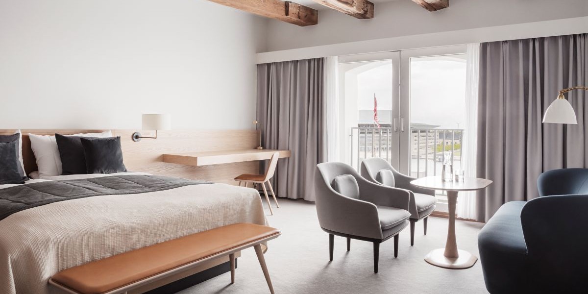 Admiral Hotel suite.jpg